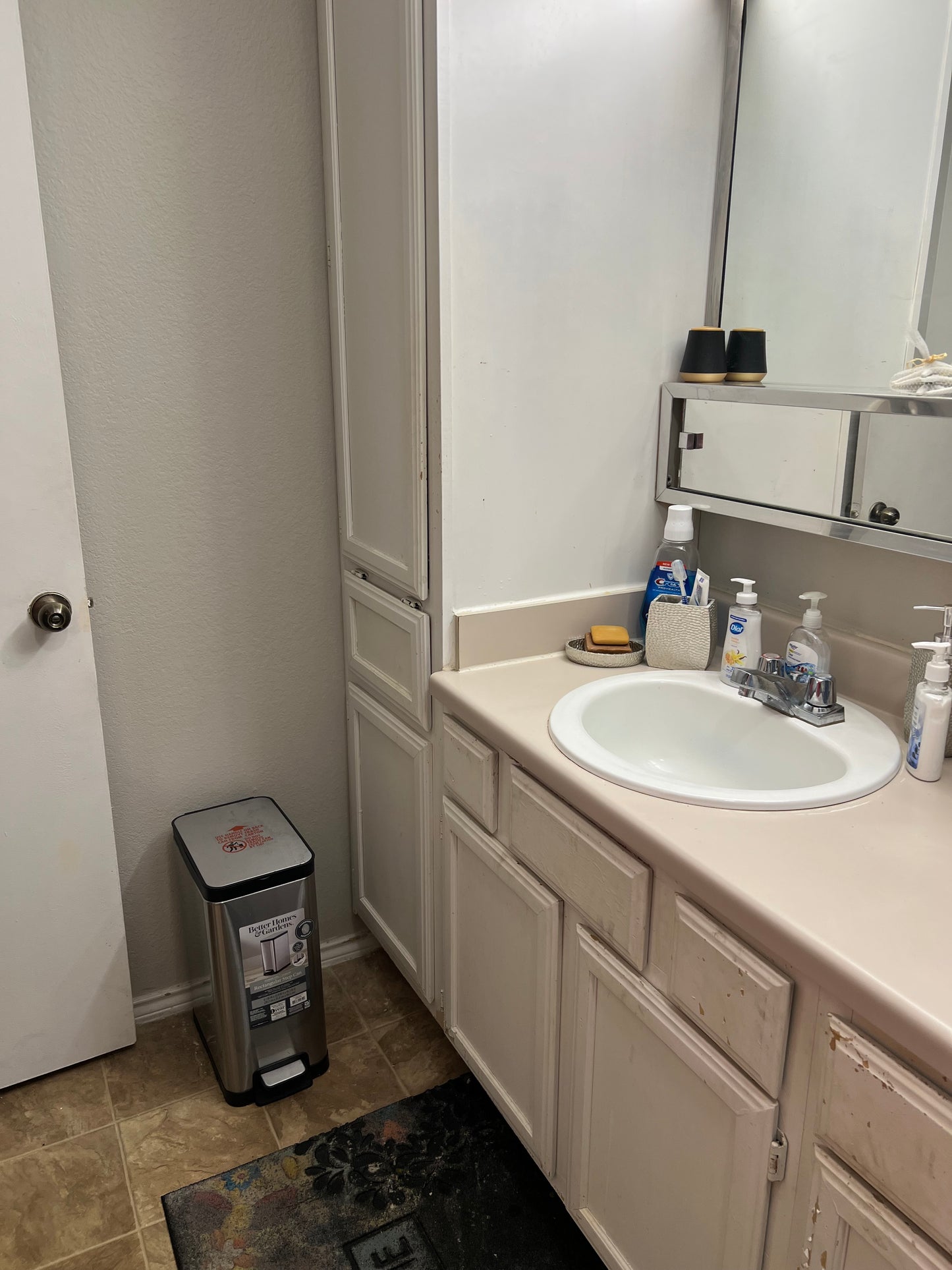 Lake View One Bedroom Apartment